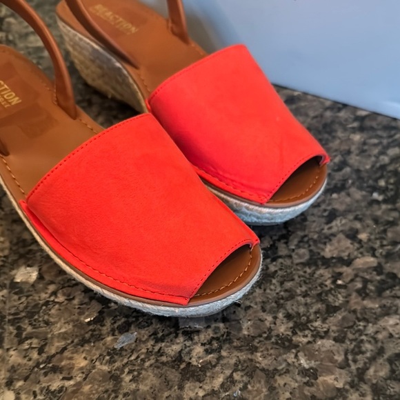 Kenneth Cole Reaction Red Orange rafia Wedge Espadrilles NIB 7.5 - Picture 2 of 11